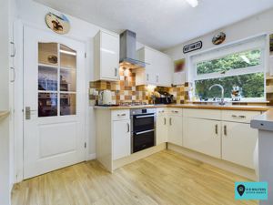 Kitchen- click for photo gallery